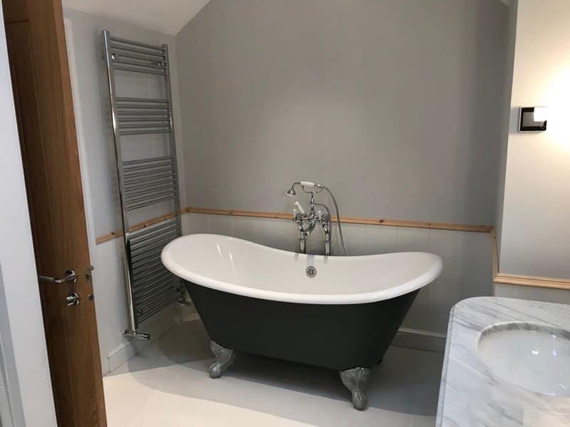 Black and White bath